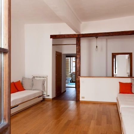 Maison Isabella - Appartamento Nel Cuore Di Aosta Eksteriør billede